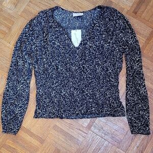 Universal Thread Black and White Floral Blouse Size Large Nwt